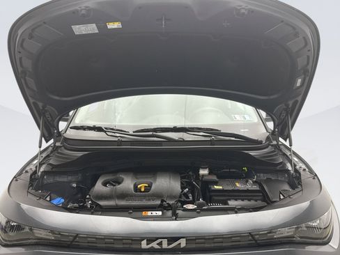 Used 2025 Kia Soul LX w/ LX Technology Package FWD image 23