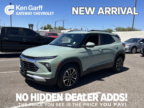Used 2025 Chevrolet TrailBlazer LT w/ Convenience Package FWD image 1