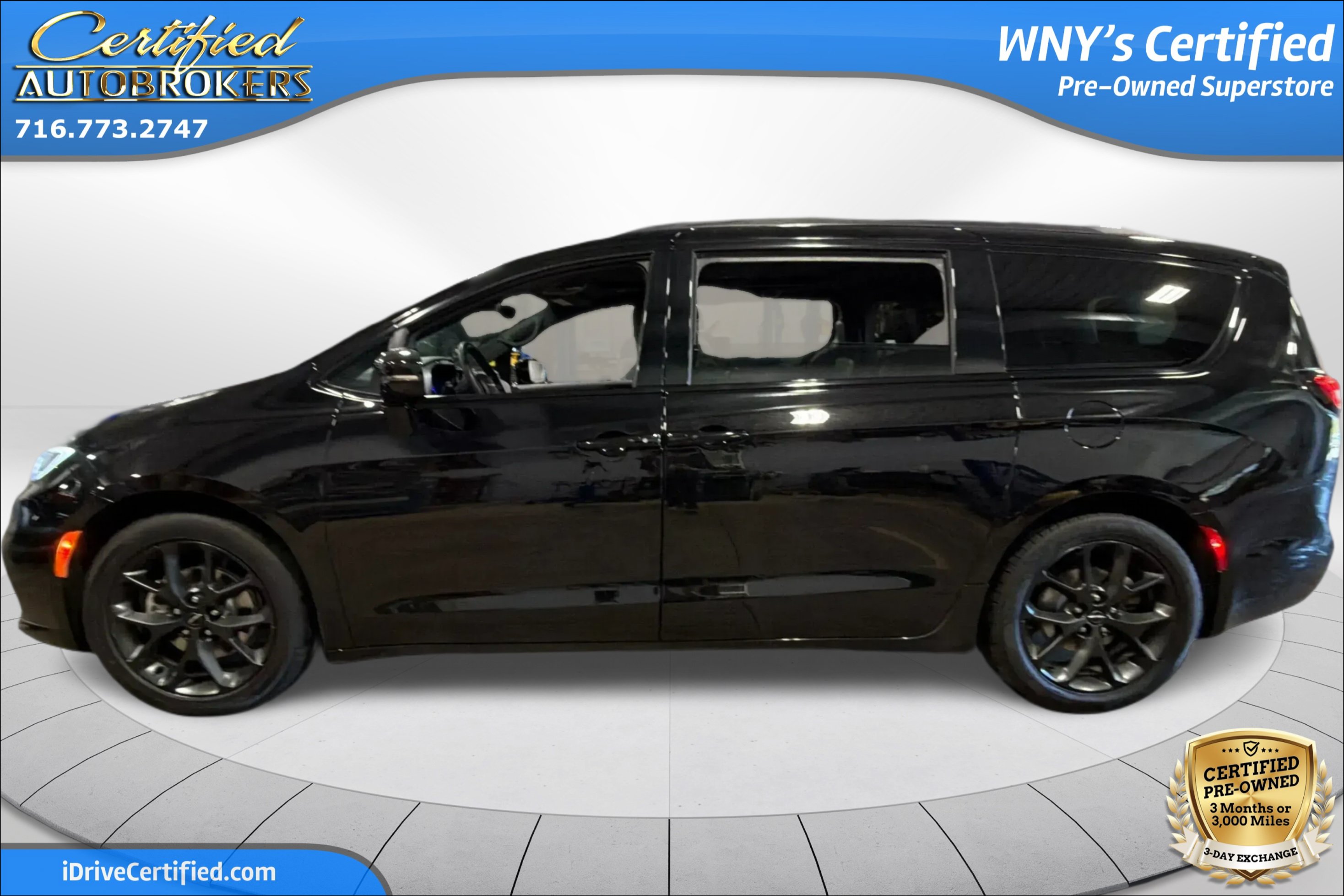 Used 2025 Chrysler Pacifica Limited FWD image 9