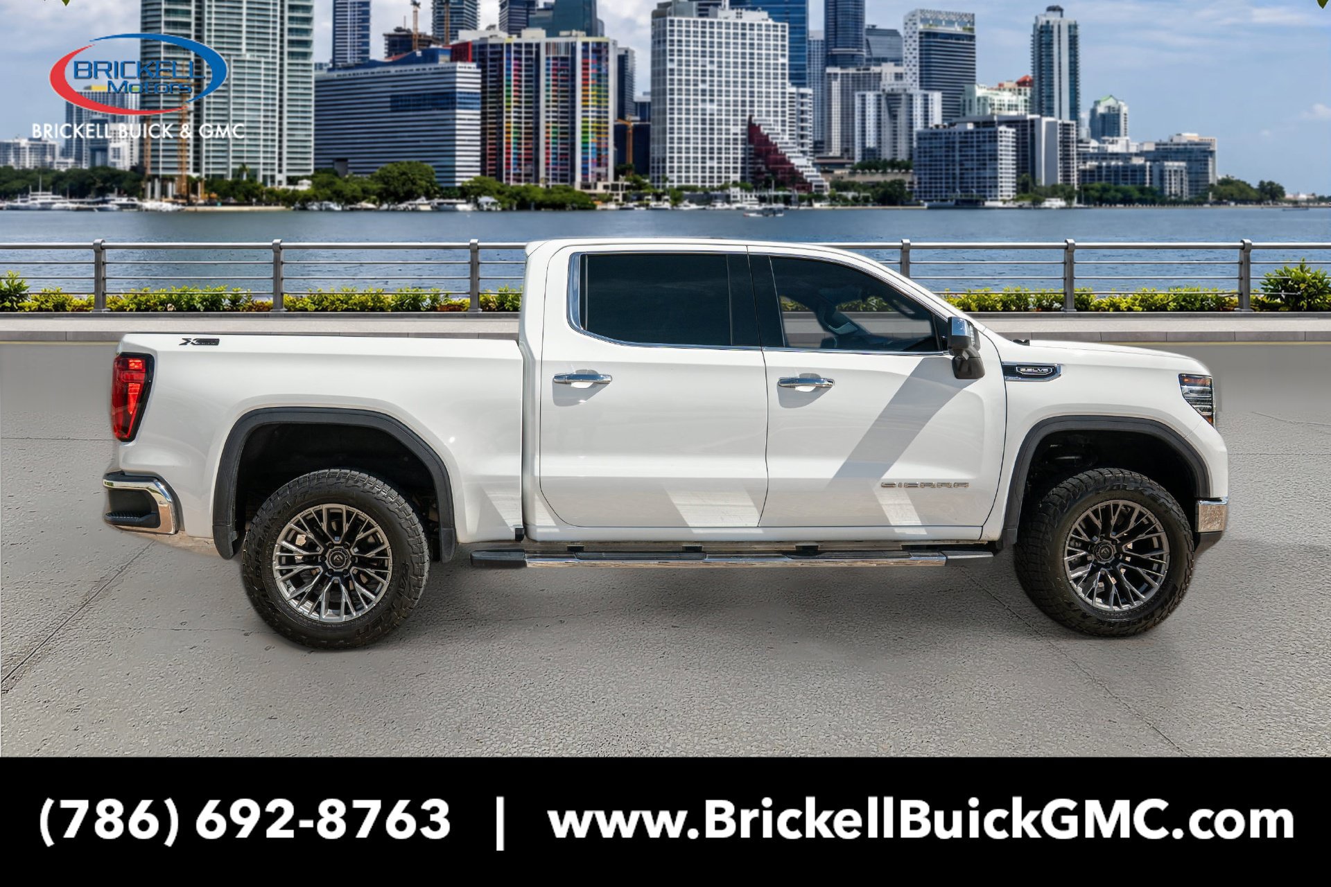 Used 2022 GMC Sierra 1500 SLT w/ SLT Premium Plus Package AWD/4WD image 9