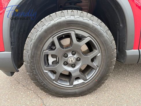 Used 2025 Honda Pilot TrailSport image 10