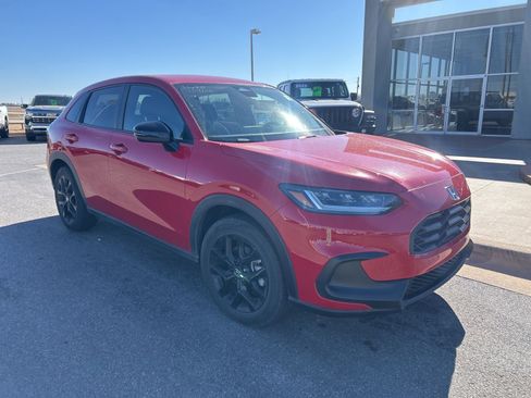 Used 2024 Honda HR-V Sport image 3