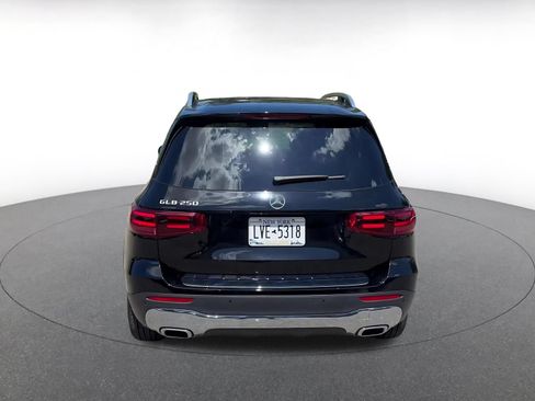 Used 2025 Mercedes-Benz GLB 250 image 11