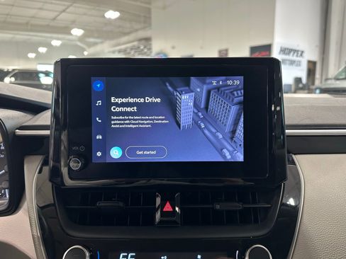 Used 2025 Toyota Corolla LE image 20