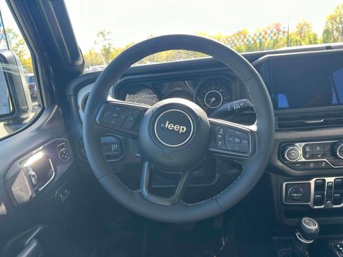New 2026 Jeep Gladiator Sport AWD/4WD image 13