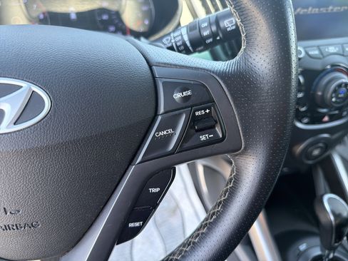 Used 2016 Hyundai Veloster Turbo FWD image 19