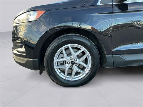 Used 2024 Ford Edge SEL image 9