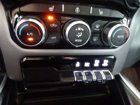 Used 2023 RAM 1500 Big Horn AWD/4WD image 12