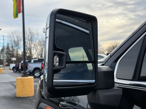 Used 2025 GMC Sierra 2500 Denali w/ Technology Package image 38