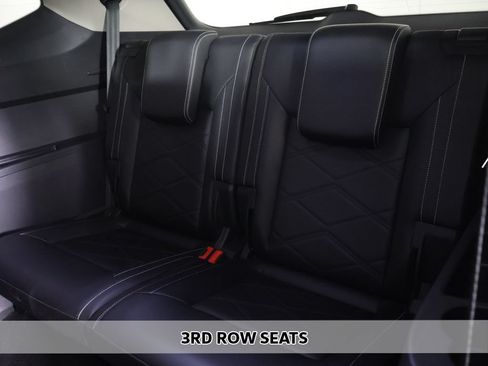 Used 2025 Volkswagen Atlas SE AWD/4WD image 8