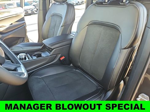 New 2025 Jeep Grand Cherokee Altitude AWD/4WD image 15