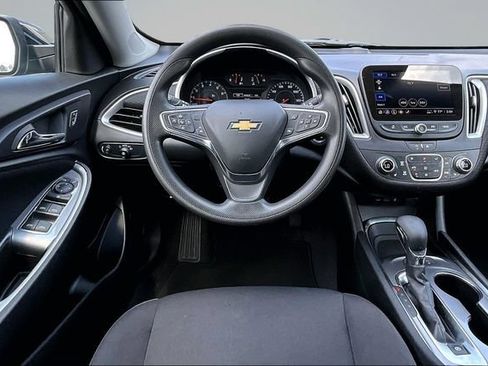 Used 2024 Chevrolet Malibu LT FWD image 8
