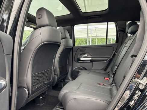 Used 2025 Mercedes-Benz GLB 250 image 27