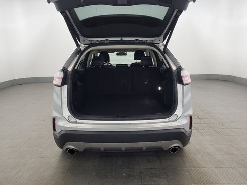 Used 2019 Ford Edge Titanium w/ Equipment Group 301A AWD/4WD image 29