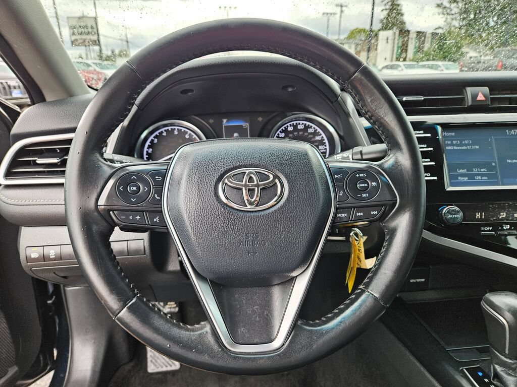 Used 2018 Toyota Camry SE FWD image 19