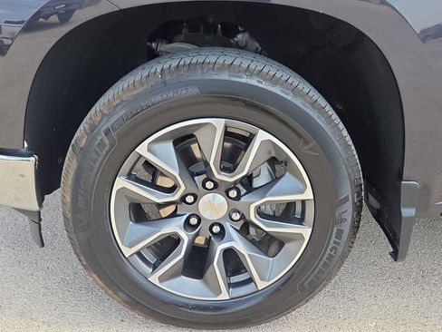 Used 2024 Chevrolet Silverado 1500 LT w/ Leather Package RWD image 12