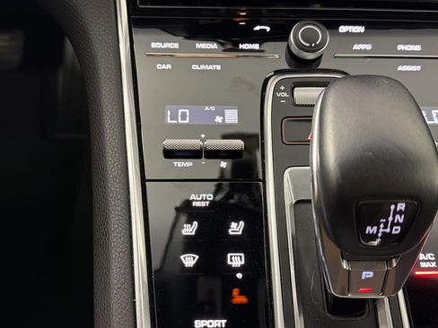Certified 2019 Porsche Panamera image 17
