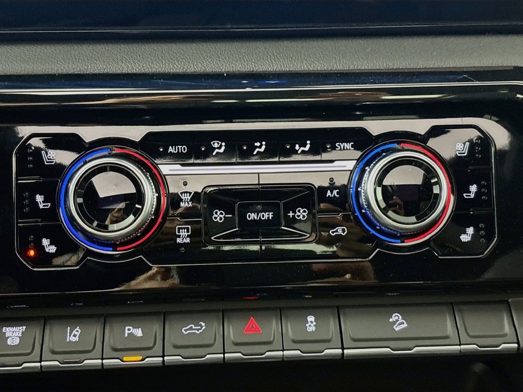 New 2026 GMC Sierra 3500 AT4 w/ AT4 Premium Plus Package AWD/4WD image 16