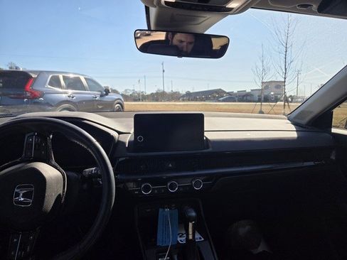 Used 2024 Honda CR-V EX-L image 11