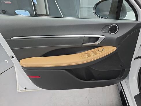 Used 2021 Hyundai Sonata Limited image 25