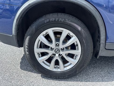 Used 2017 Nissan Rogue SV AWD/4WD image 31