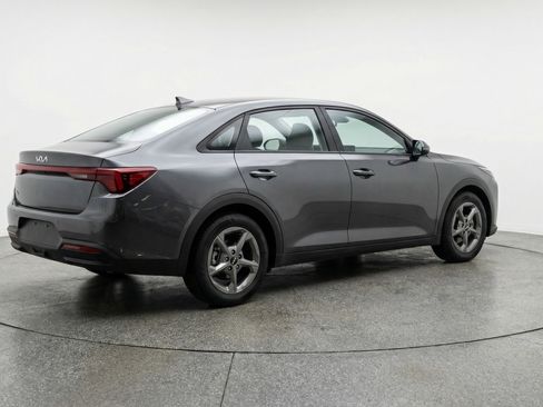 Used 2025 Kia K4 LXS image 9