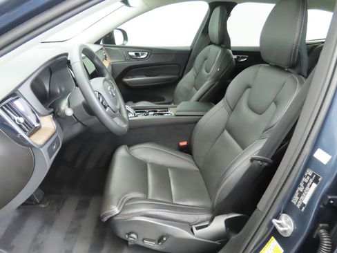 Used 2023 Volvo XC60 B5 Ultimate w/ Climate Package image 19