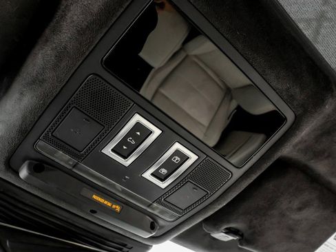 Used 2023 Jaguar F-PACE SVR image 19