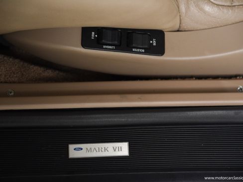 Used 1988 Lincoln Mark VII LSC RWD image 32