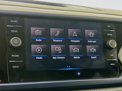 Used 2024 Volkswagen Taos SE w/ Panoramic Sunroof Package FWD image 21