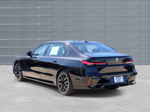 New 2026 BMW 740i w/ Premium Package image 6