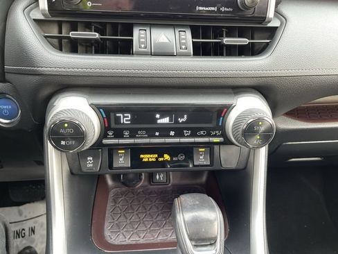 Certified 2019 Toyota RAV4 Limited w/ Carpet Mat Package AWD/4WD image 20