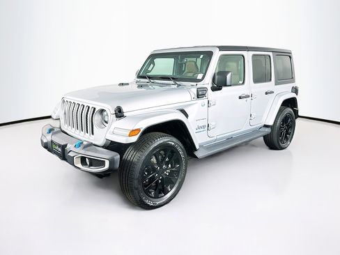 Used 2023 Jeep Wrangler Unlimited Sahara w/ Cold Weather Group AWD/4WD image 3