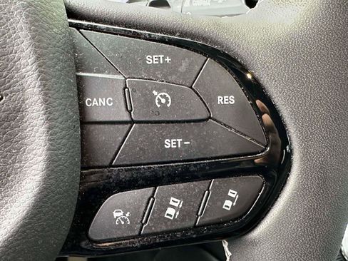 Used 2022 Chrysler Pacifica Limited w/ S Appearance Package image 20