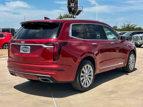 Used 2025 Cadillac XT6 Premium Luxury w/ Technology Package FWD image 3
