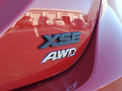 Used 2022 Toyota Camry XSE image 6