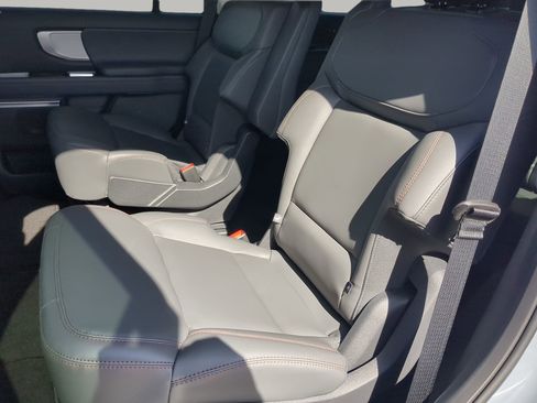 New 2025 Ford Expedition Active image 50