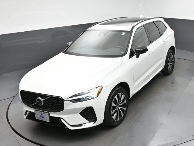 Used 2024 Volvo XC60 B5 Plus w/ Protection Package Premier AWD/4WD image 44