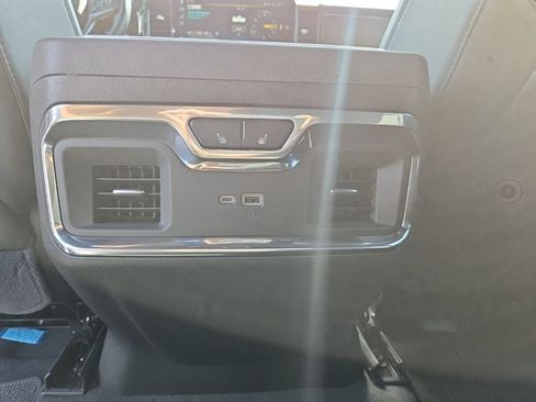 Certified 2025 Chevrolet Silverado 2500 High Country w/ High Country Premium Package AWD/4WD image 14