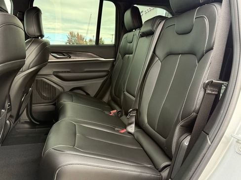 New 2025 Jeep Grand Cherokee Limited w/ Black Appearance Package image 25