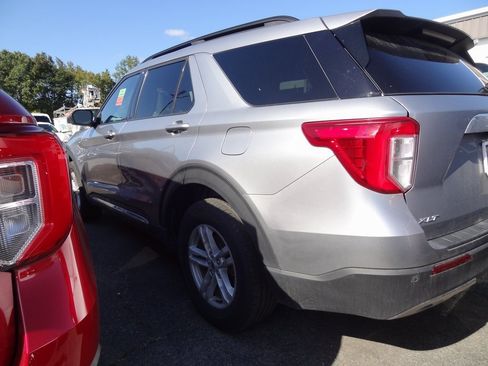 Used 2023 Ford Explorer XLT w/ Equipment Group 202A image 6