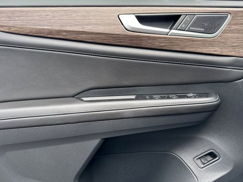 New 2025 Volkswagen Atlas SEL Premium R-Line image 9