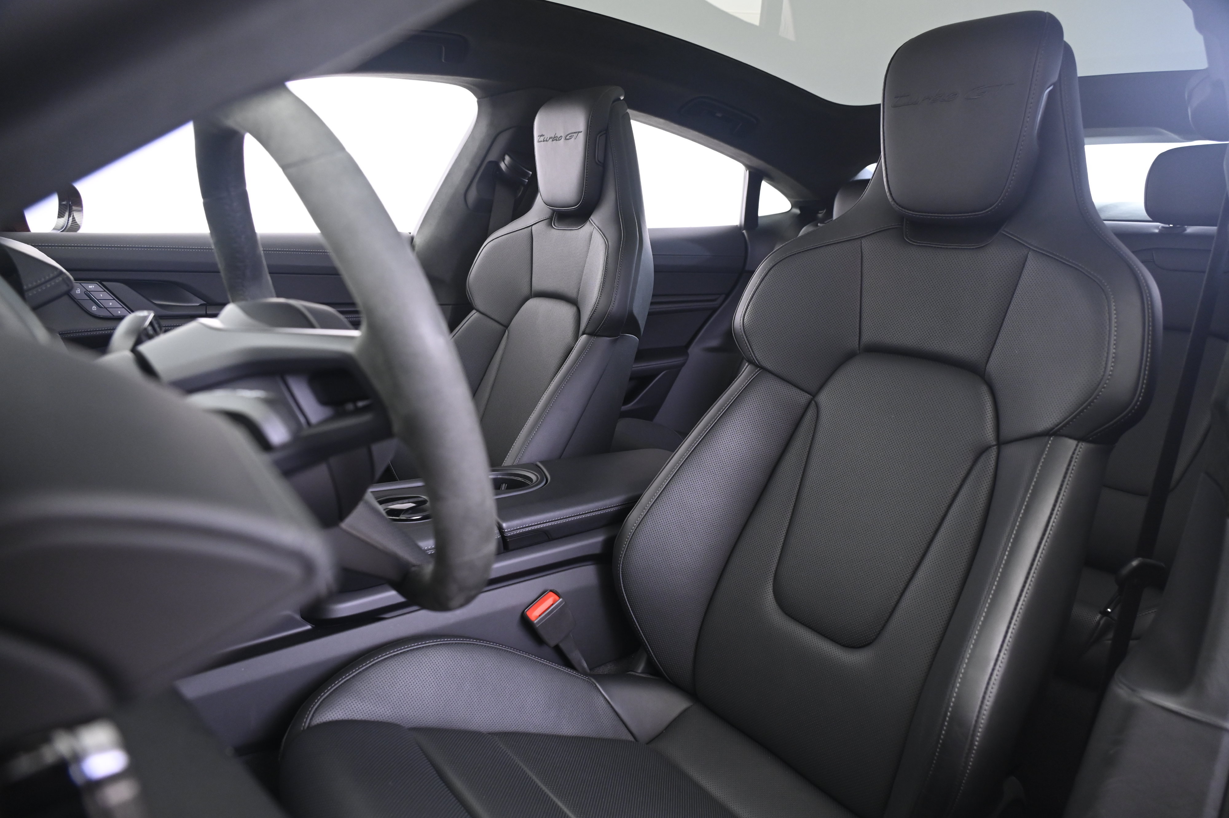 Certified 2025 Porsche Taycan Turbo GT AWD/4WD image 5