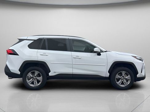 Used 2024 Toyota RAV4 LE AWD/4WD image 4
