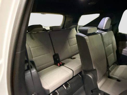 New 2026 Chevrolet Traverse LT w/ Driver Confidence Package AWD/4WD image 30
