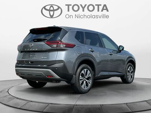 Used 2023 Nissan Rogue SV AWD/4WD image 5