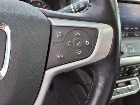 Used 2022 GMC Acadia SLT w/ Technology Package AWD/4WD image 24