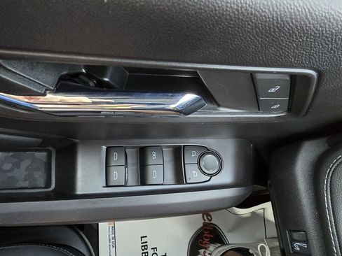Used 2023 Chevrolet Colorado LT w/ LT Convenience Package II image 17