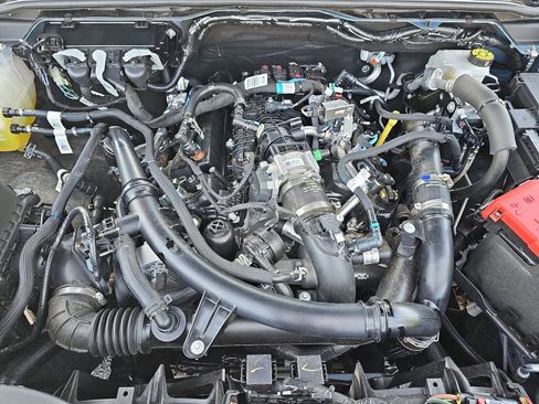 Used 2025 Ford Ranger Lariat w/ FX4 Off-Road Package image 30