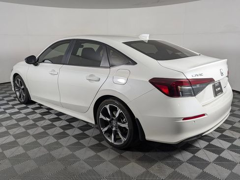 Used 2025 Honda Civic Sport Touring image 3